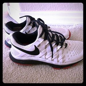 Nike shoe - fits women’s size 8/8.5 - men’s 7